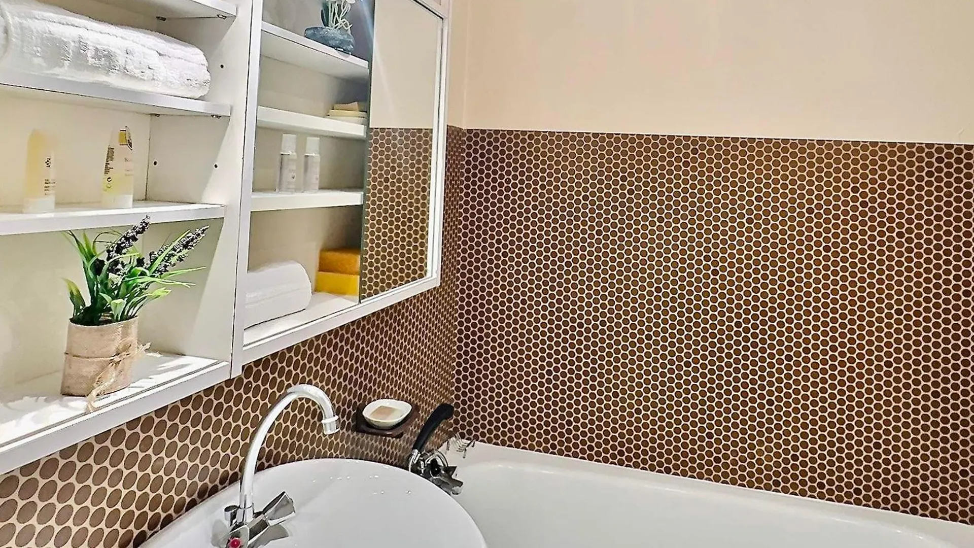 Charmant T3 Avec 2 Salles De Bain, Proche Pistes Et Commodites A Val-D'Isere - Fr-1-411-898